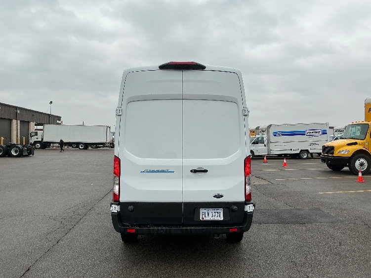 Used 2022 Ford E-Transit 350 - photo 8