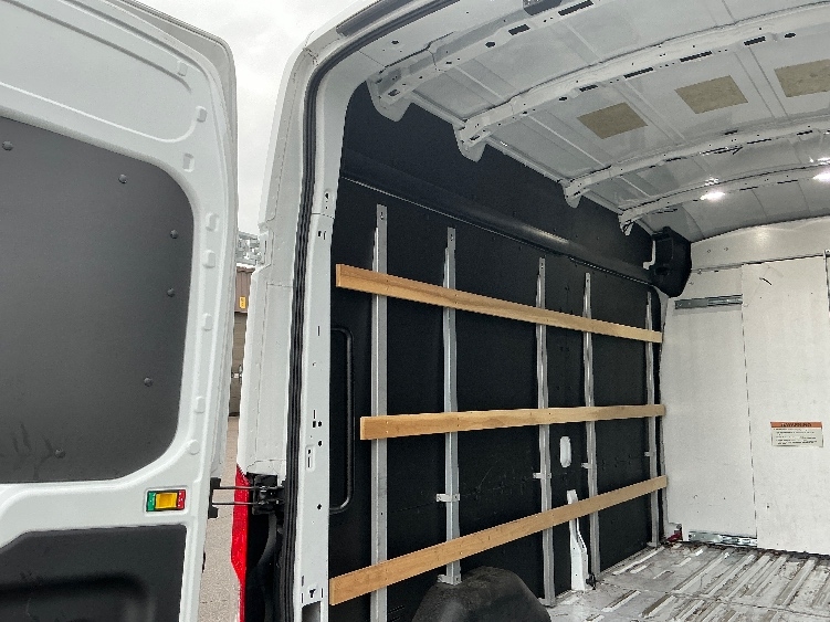 Used 2022 Ford E-Transit 350 - photo 11