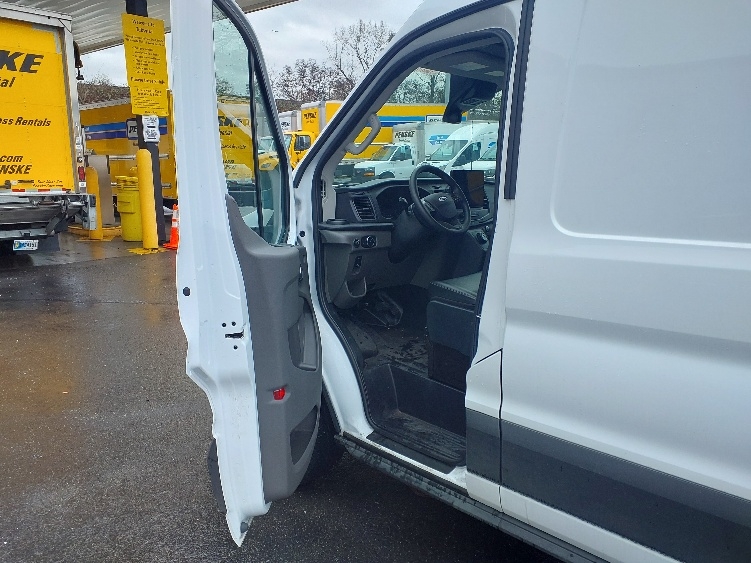Used 2022 Ford E-Transit 350 - photo 17