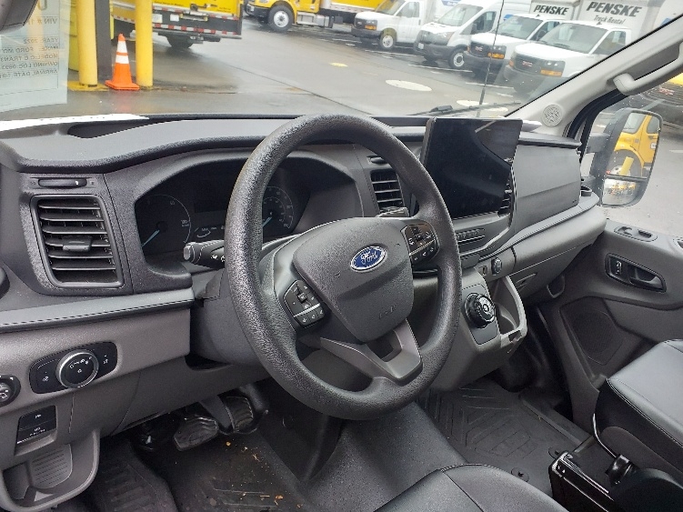 Used 2022 Ford E-Transit 350 - photo 18