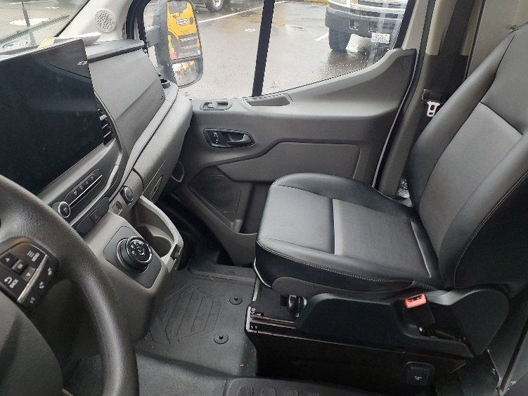 Used 2022 Ford E-Transit 350 - photo 20