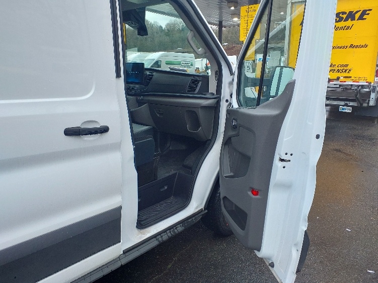 Used 2022 Ford E-Transit 350 - photo 21