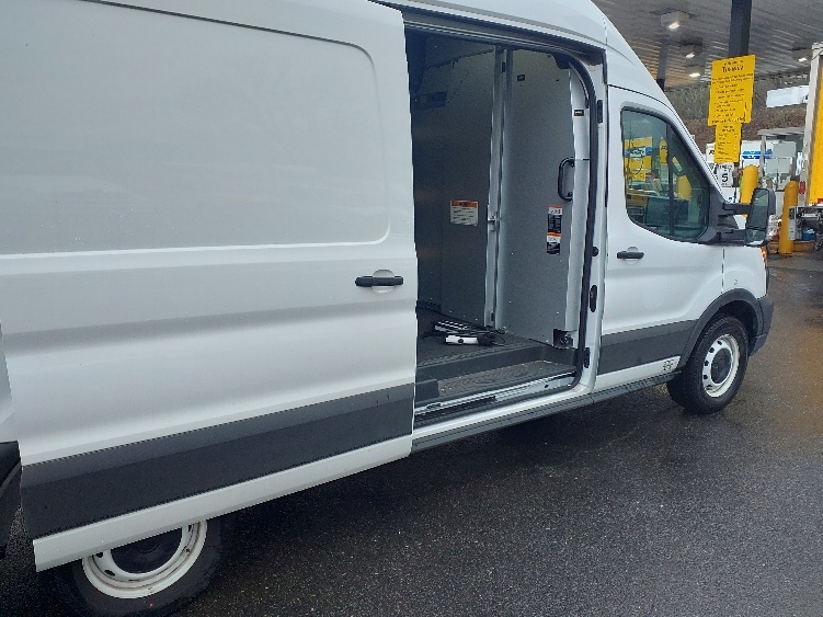 Used 2022 Ford E-Transit 350 - photo 25