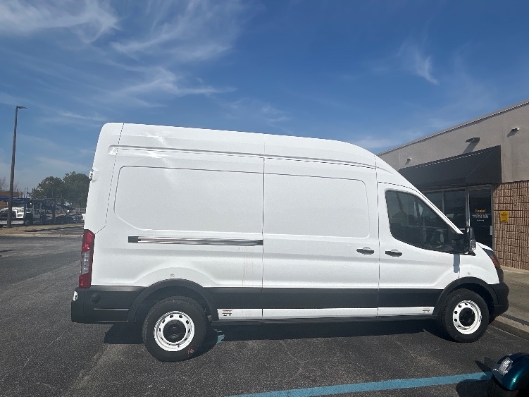 Used 2022 Ford E-Transit 350 - photo 13