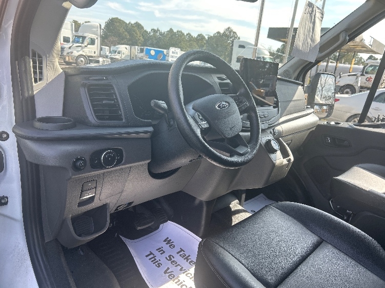 Used 2022 Ford E-Transit 350 - photo 15