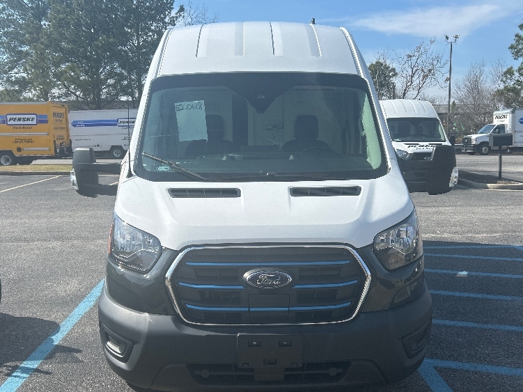 Used 2022 Ford E-Transit 350 - photo 2