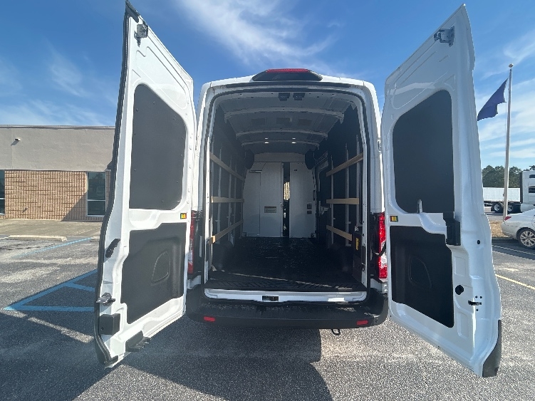 Used 2022 Ford E-Transit 350 - photo 9