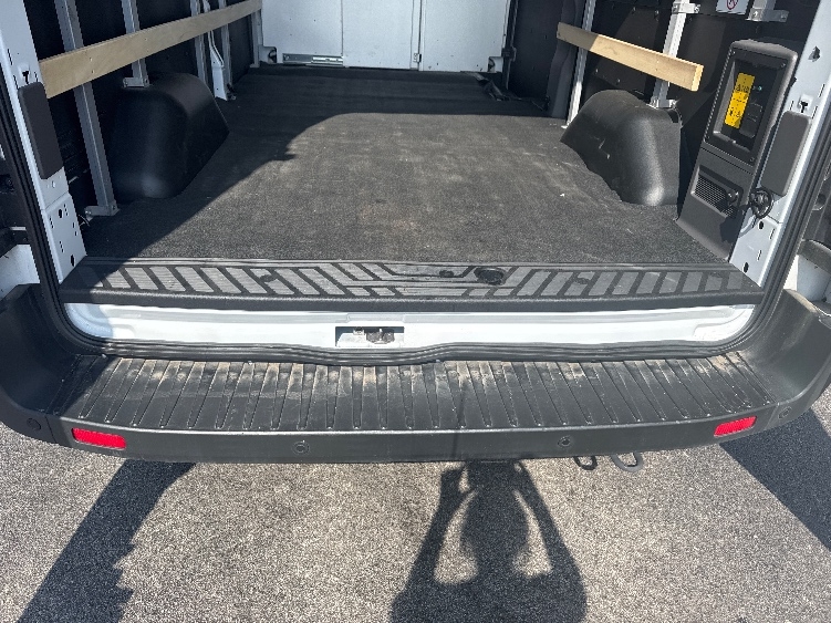 Used 2022 Ford E-Transit 350 - photo 12