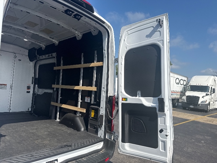 Used 2022 Ford E-Transit 350 - photo 14
