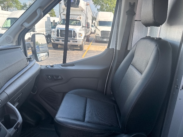 Used 2022 Ford E-Transit 350 - photo 21
