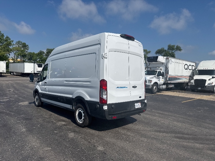 Used 2022 Ford E-Transit 350 - photo 8