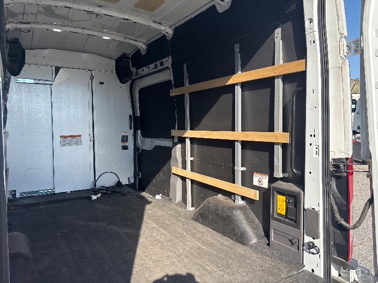 Used 2022 Ford E-Transit 350 - photo 13