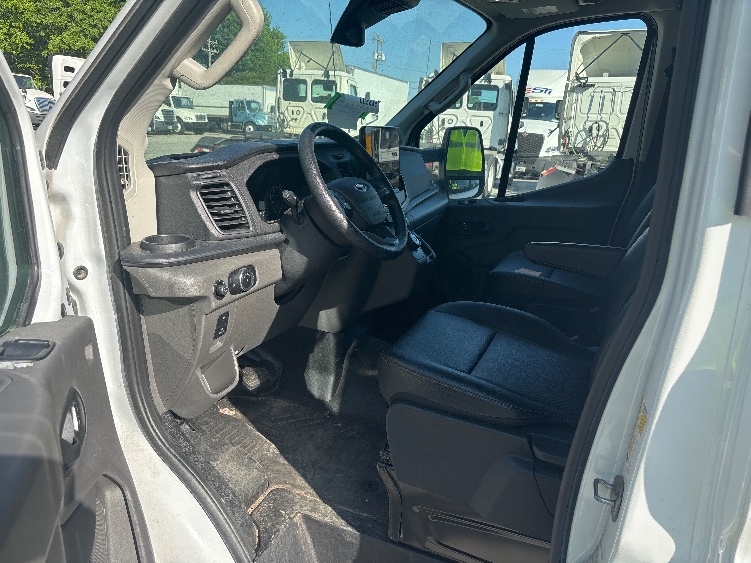 Used 2022 Ford E-Transit 350 - photo 17
