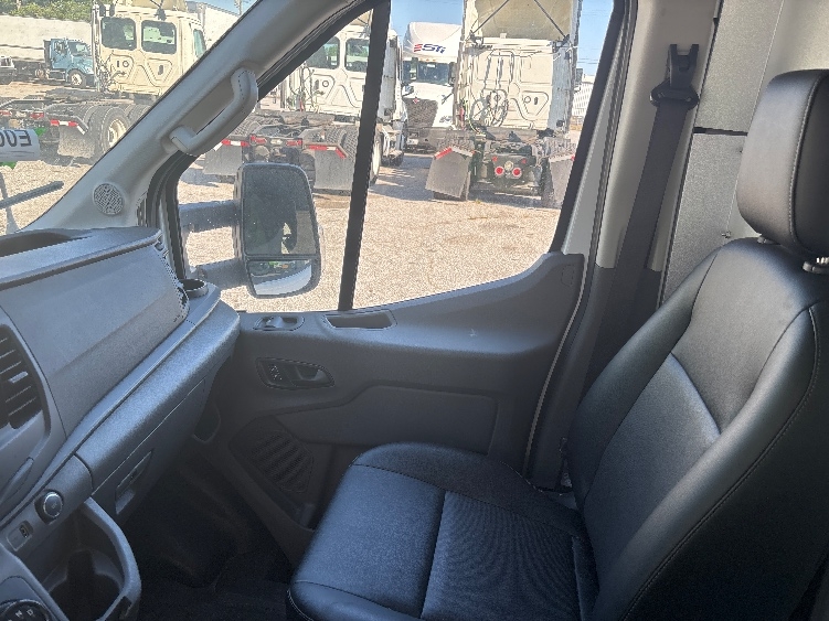 Used 2022 Ford E-Transit 350 - photo 20