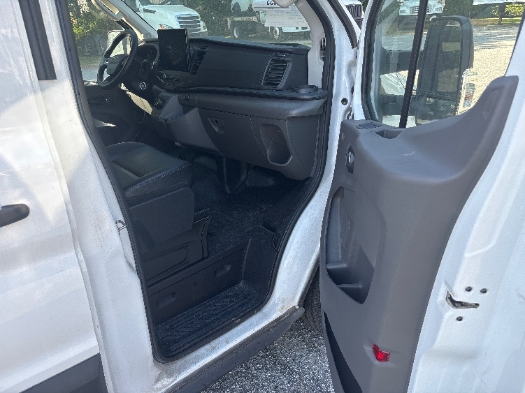 Used 2022 Ford E-Transit 350 - photo 21