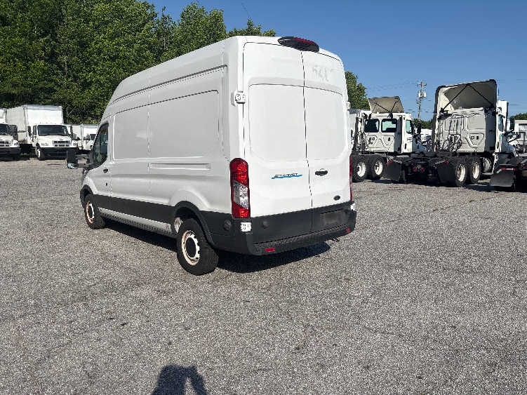 Used 2022 Ford E-Transit 350 - photo 8