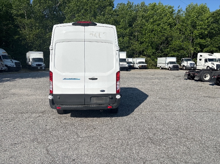 Used 2022 Ford E-Transit 350 - photo 9
