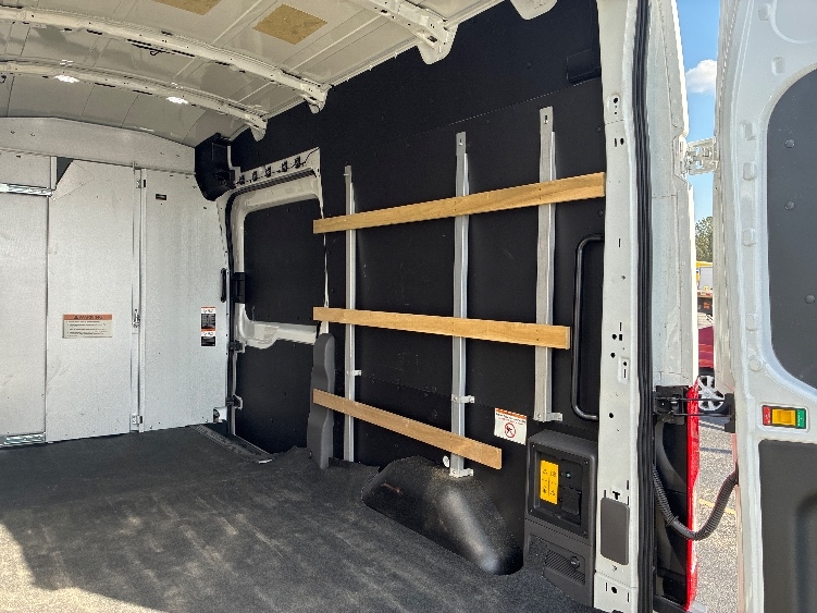 Used 2022 Ford E-Transit 350 - photo 12