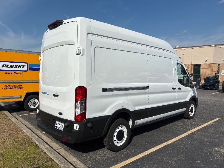 Used 2022 Ford E-Transit 350 - photo 13