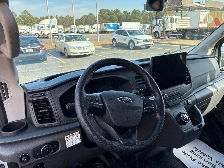 Used 2022 Ford E-Transit 350 - photo 17
