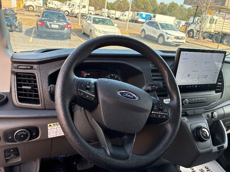 Used 2022 Ford E-Transit 350 - photo 18