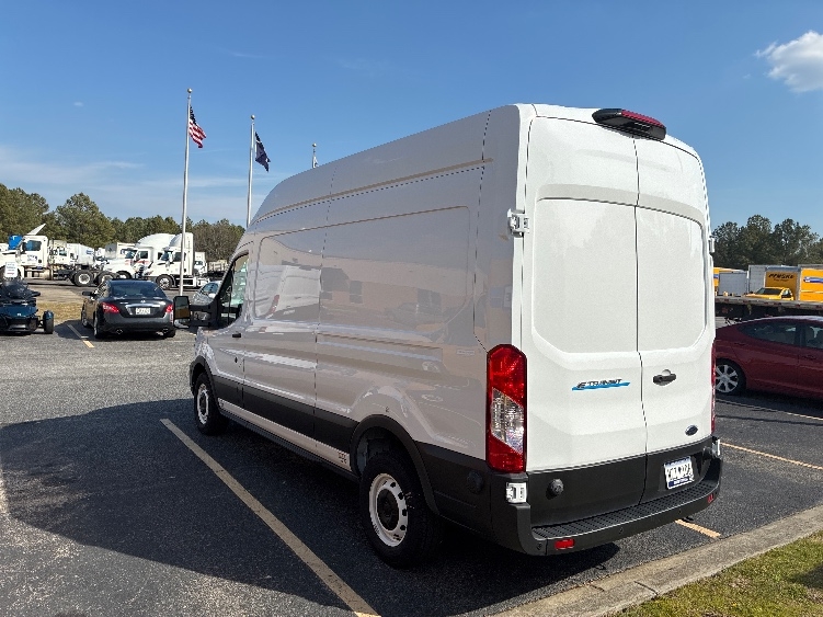 Used 2022 Ford E-Transit 350 - photo 8