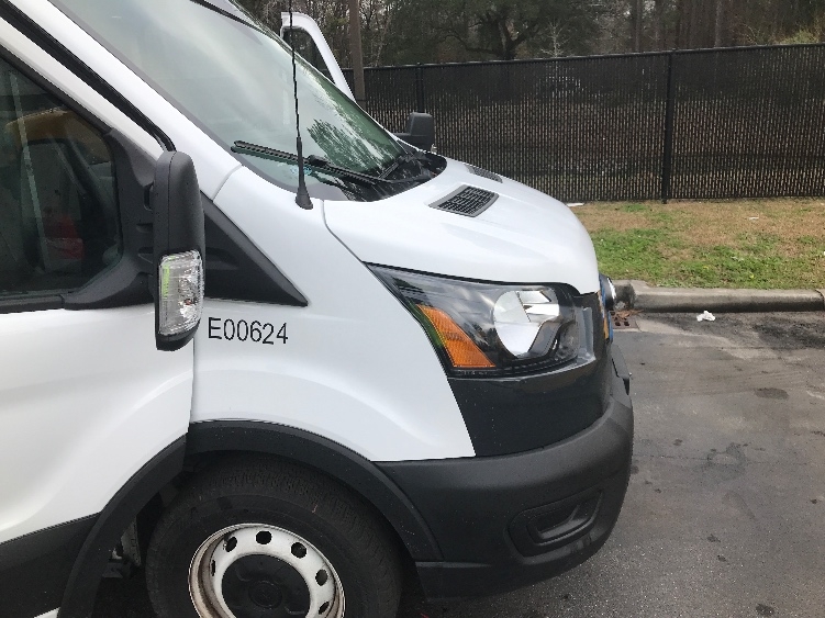 Used 2022 Ford E-Transit 350 - photo 25