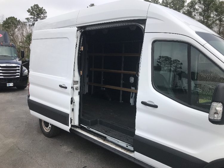 Used 2022 Ford E-Transit 350 - photo 28