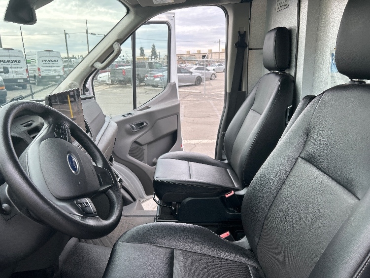 Used 2022 Ford E-Transit 350 - photo 20