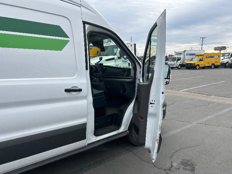 Used 2022 Ford E-Transit 350 - photo 21