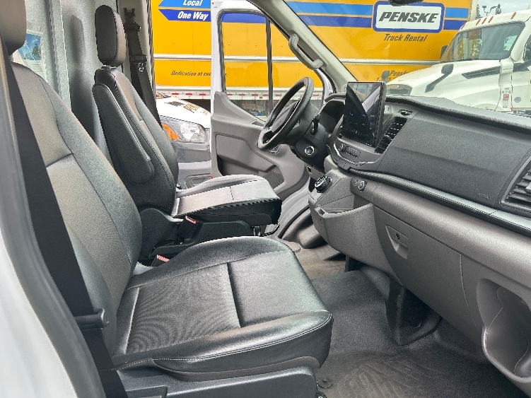 Used 2022 Ford E-Transit 350 - photo 23