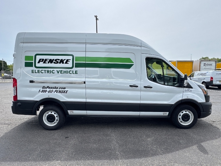 Used 2022 Ford E-Transit 350 - photo 15