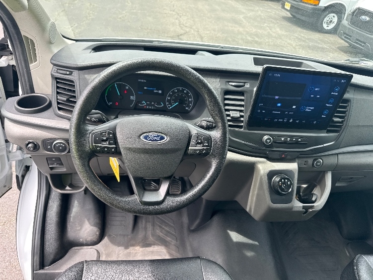 Used 2022 Ford E-Transit 350 - photo 18