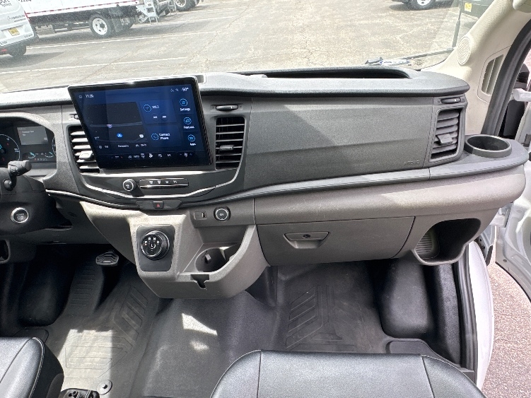 Used 2022 Ford E-Transit 350 - photo 21