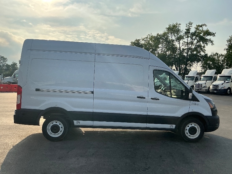 Used 2022 Ford E-Transit 350 - photo 13