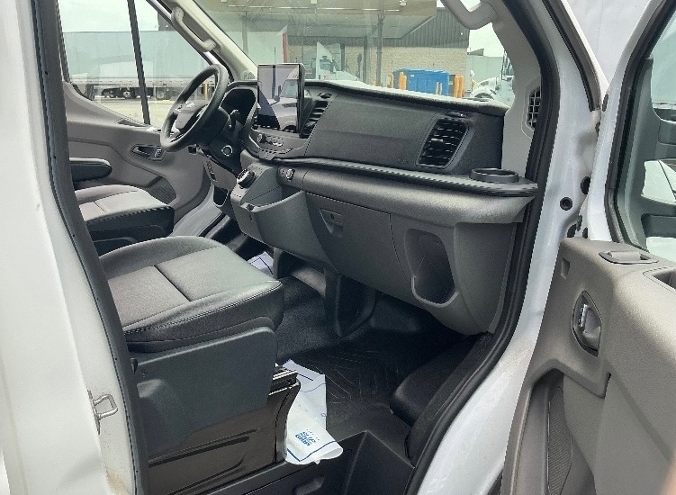 Used 2022 Ford E-Transit 350 - photo 17