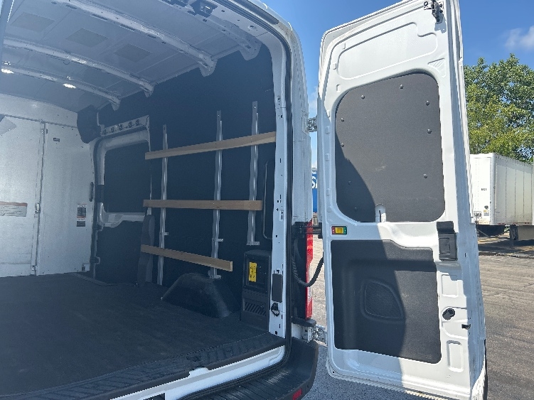 Used 2022 Ford E-Transit 350 - photo 14