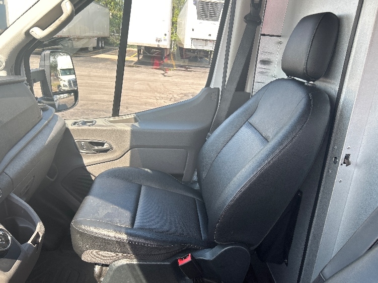 Used 2022 Ford E-Transit 350 - photo 21