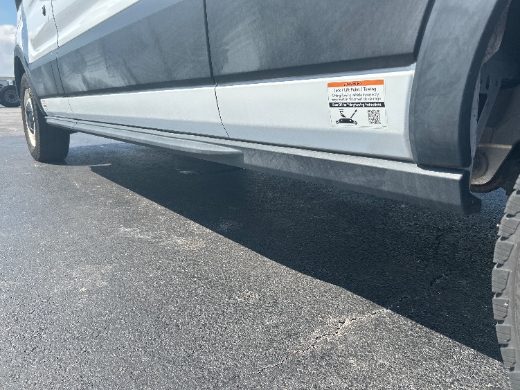 Used 2022 Ford E-Transit 350 - photo 7