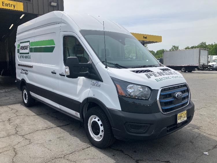 Used 2022 Ford E-Transit 350 - photo 1