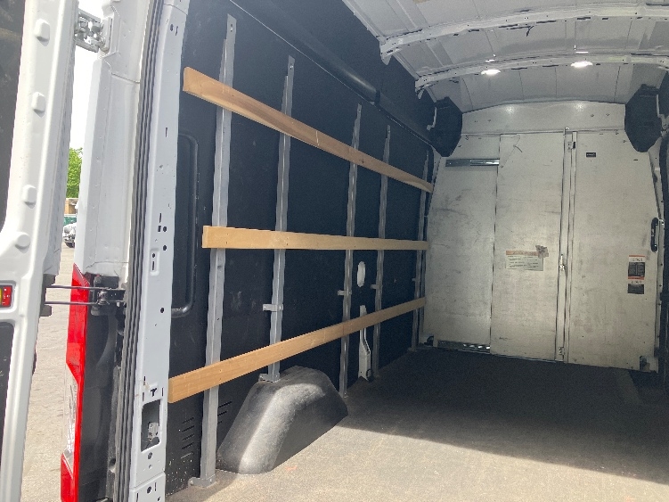 Used 2022 Ford E-Transit 350 - photo 12