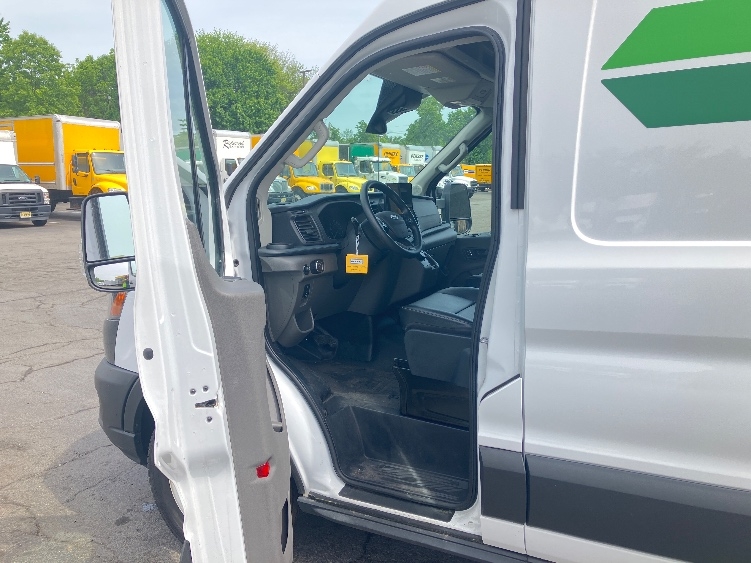 Used 2022 Ford E-Transit 350 - photo 17