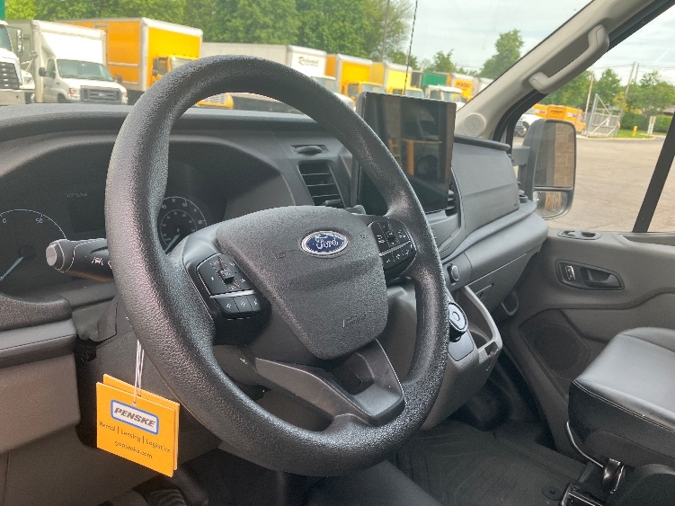 Used 2022 Ford E-Transit 350 - photo 18