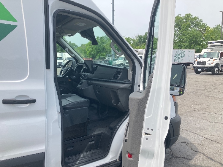 Used 2022 Ford E-Transit 350 - photo 21