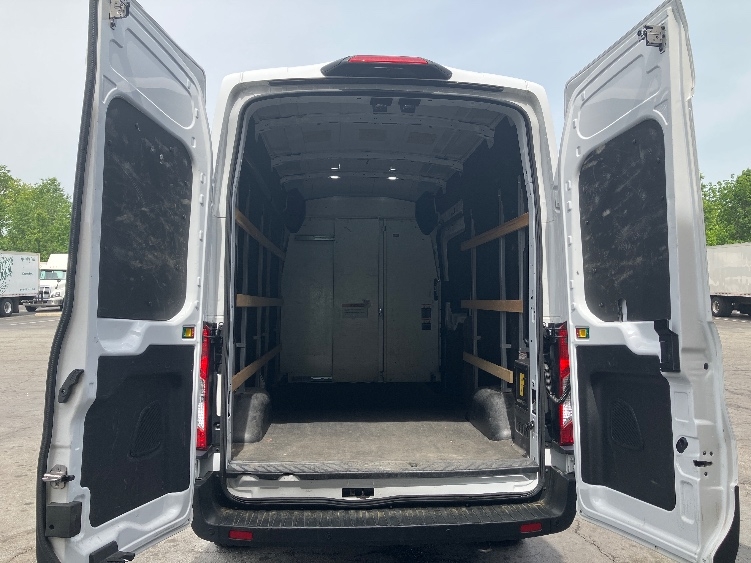 Used 2022 Ford E-Transit 350 - photo 10