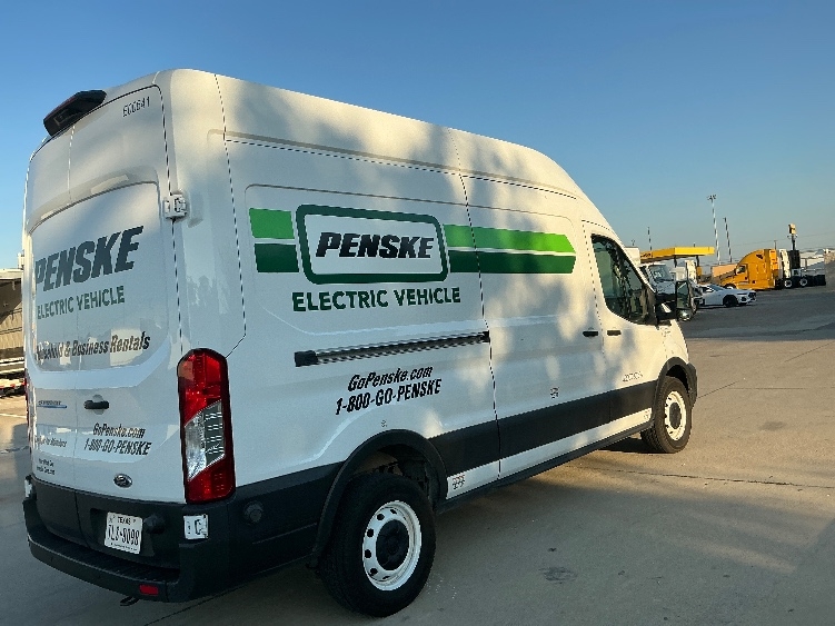 Used 2022 Ford E-Transit 350 - photo 14