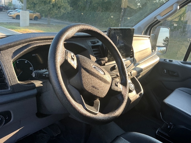 Used 2022 Ford E-Transit 350 - photo 18