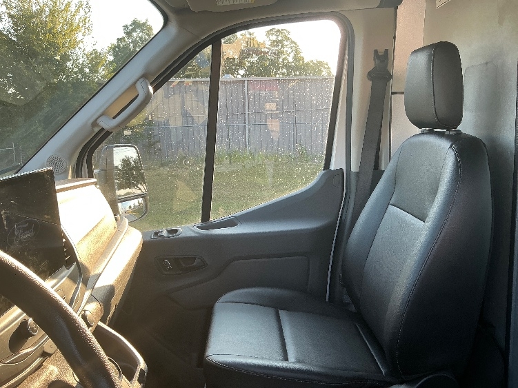 Used 2022 Ford E-Transit 350 - photo 20