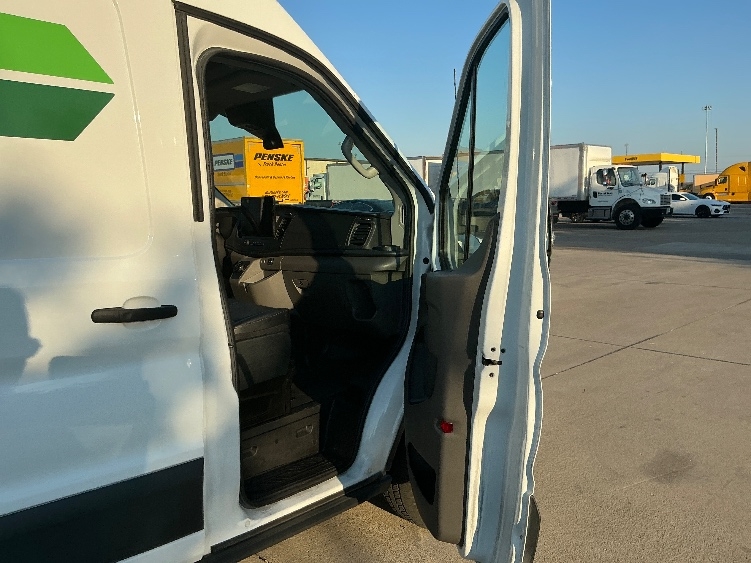 Used 2022 Ford E-Transit 350 - photo 21
