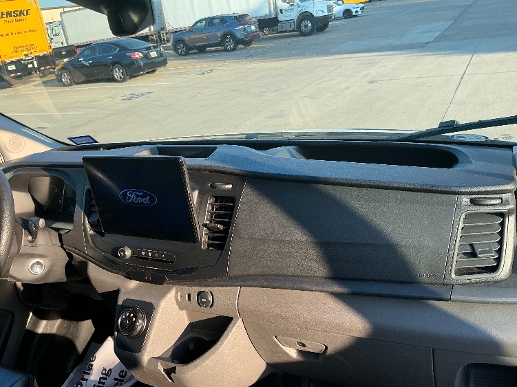 Used 2022 Ford E-Transit 350 - photo 22